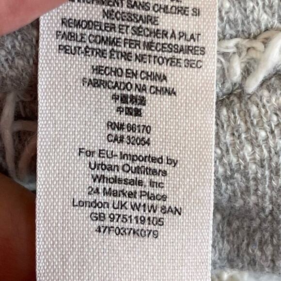 Free People Snow Angel Pullover Gray Red Black Sweater Women's Size XS - Picture 5 of 8